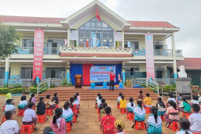 Trường tiểu học Phan Bội Châu xin chân thành cảm ơn Thầy Mai Văn Chuyền và CLB Tổng phụ trách Đội, CLB Vì đàn em thân yêu (Hội Đồng Đội huyện Cư M’gar) đã về tổ chức chương trình tuyên truyền Kỹ năng phòng chống đuối nước cho 801 học sinh, giáo viên Liên đội trường Tiểu học Phan Bội Châu xã Ea Drơng